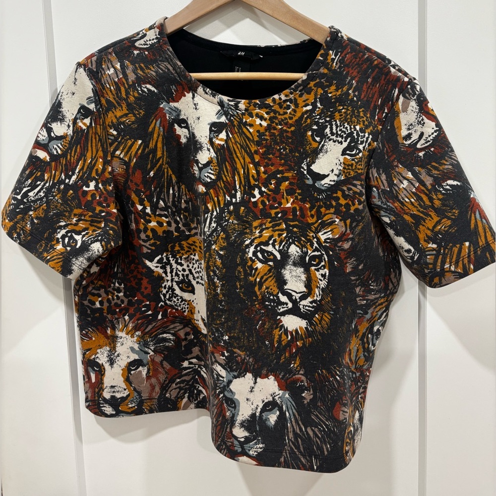 H&M Wild Cat Print Short Sleeve Top